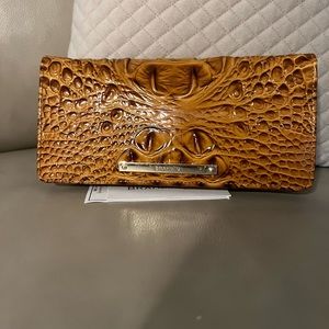 Brahmin wallet
